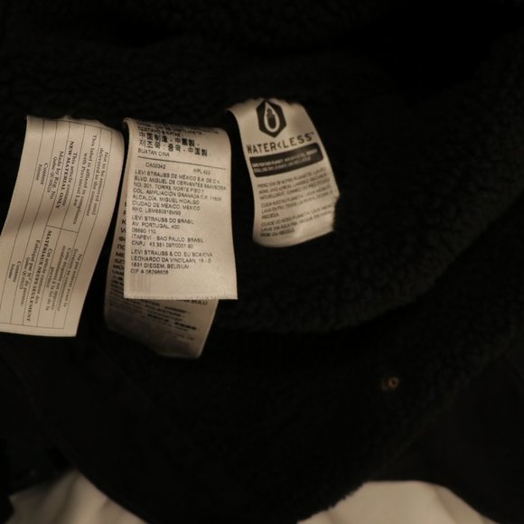 Levi's Ex-Boyfriend Trucker Jacket Sherpa **NWT** - Picture 2 of 10